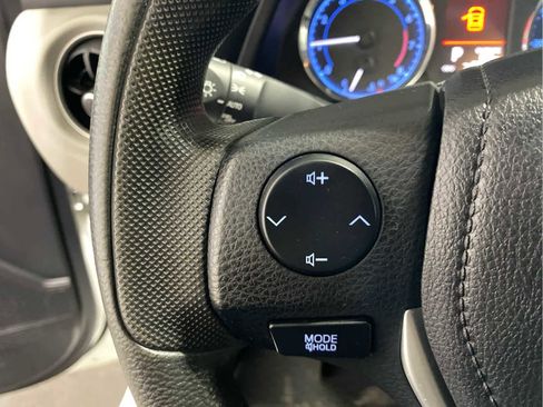 Used 2017 Toyota Corolla LE image 14