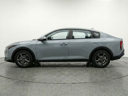 Used 2025 Kia K4 FWD image 5