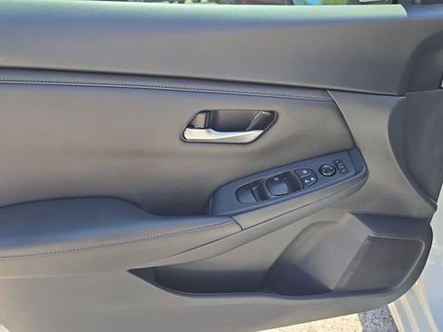 Certified 2025 Nissan Sentra SV image 17