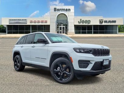 Used 2025 Jeep Grand Cherokee Altitude