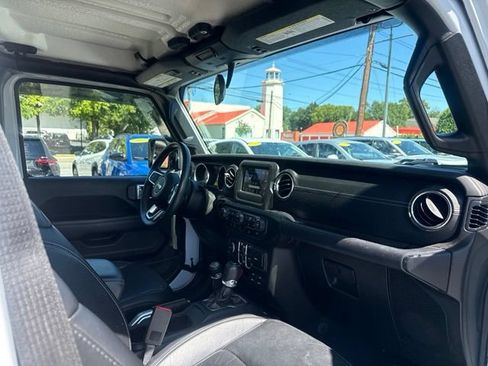 Used 2019 Jeep Wrangler Unlimited Sahara w/ LED Lighting Group AWD/4WD image 28