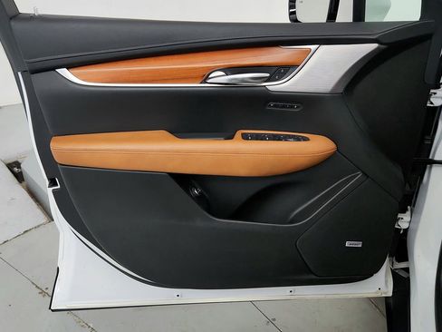 Used 2021 Cadillac XT5 Premium Luxury w/ LPO, Floor Liner Package FWD image 16