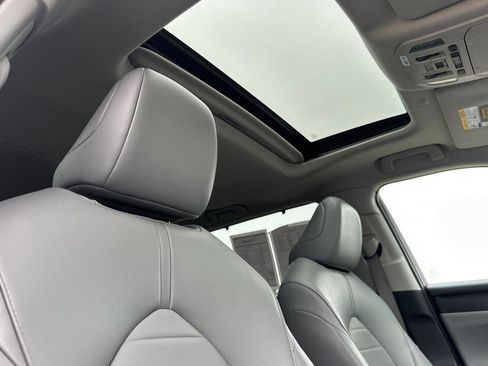 Used 2022 Toyota Highlander XLE image 18