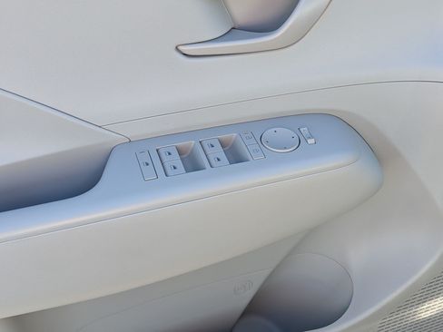 Certified 2025 Hyundai Kona SEL AWD/4WD image 15