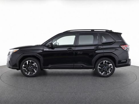 Used 2025 Subaru Forester Premium AWD/4WD image 4