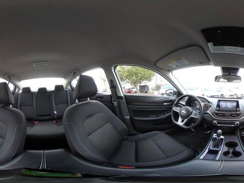 Used 2025 Nissan Altima 2.5 SV image 43