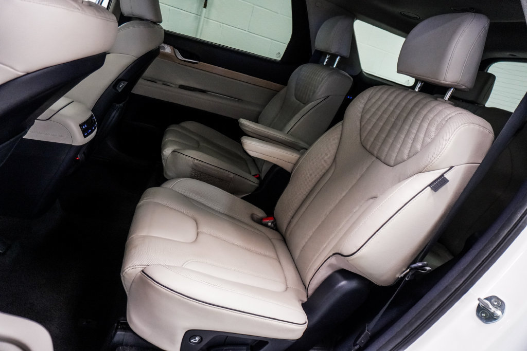 Used 2024 Hyundai Palisade Limited FWD image 9