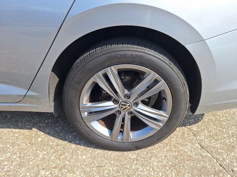 Used 2024 Volkswagen Jetta SE FWD image 23