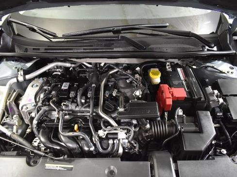 Used 2025 Nissan Sentra SR w/ SR Premium Package FWD image 36