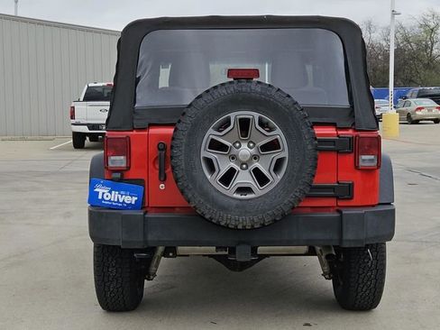 Used 2015 Jeep Wrangler Sport image 9