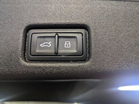 Used 2025 Audi Q5 Premium Plus w/ Premium Plus image 7