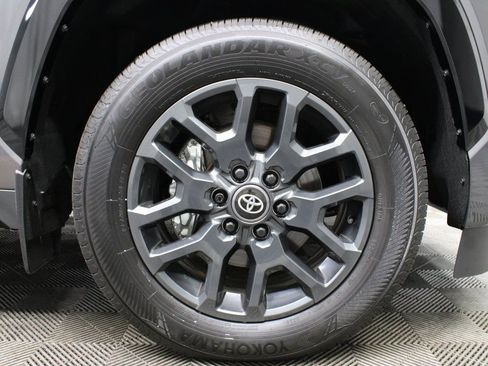 Used 2025 Toyota Sequoia Platinum image 8