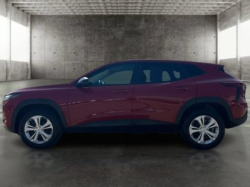 Used 2026 Chevrolet Trax LS FWD image 8