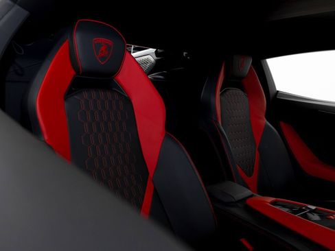 Used 2024 Lamborghini Revuelto image 59