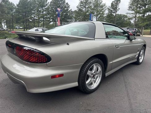 Used 2002 Pontiac Firebird Formula RWD image 6