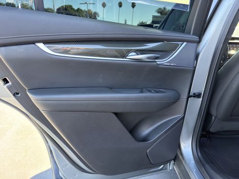Used 2023 Cadillac XT6 Sport w/ Technology Package AWD/4WD image 19