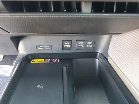 Used 2025 Toyota Camry SE FWD image 22