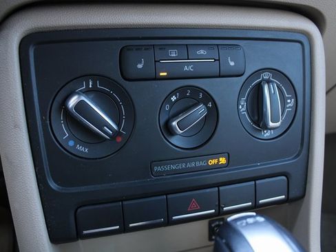 Used 2015 Volkswagen Beetle R-Line image 13