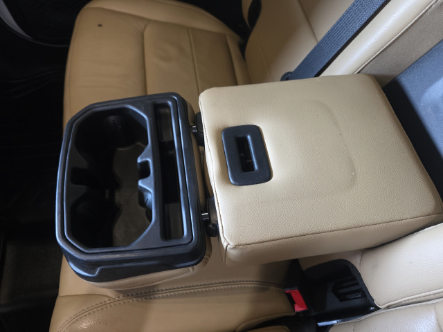 Used 2019 Jeep Wrangler Unlimited Sahara AWD/4WD image 28