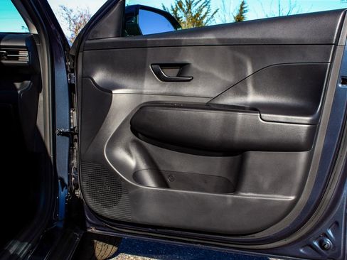 Used 2025 Hyundai Kona SEL image 13