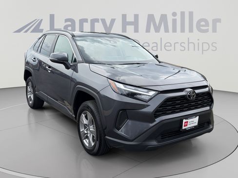 Used 2025 Toyota RAV4 XLE AWD/4WD image 7