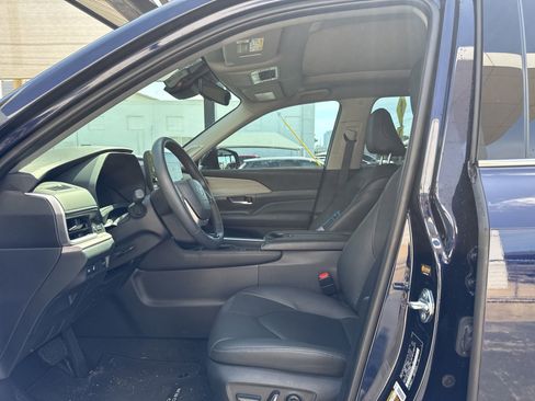 Used 2026 Toyota Grand Highlander AWD image 9