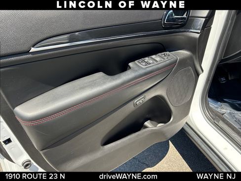 Used 2021 Jeep Grand Cherokee Trailhawk w/ Trailhawk Luxury Group AWD/4WD image 12