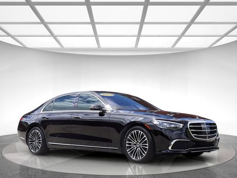 Used 2023 Mercedes-Benz S 580e 4MATIC Sedan w/ Warmth & Comfort Package image 3