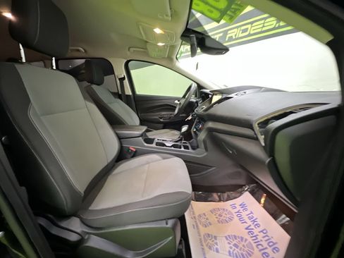 Used 2018 Ford Escape SE w/ Ford Safe & Smart Package FWD image 28