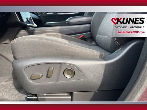 Used 2025 GMC Acadia Elevation AWD/4WD image 18