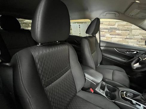 Used 2018 Nissan Rogue SV w/ Premium Package AWD/4WD image 17