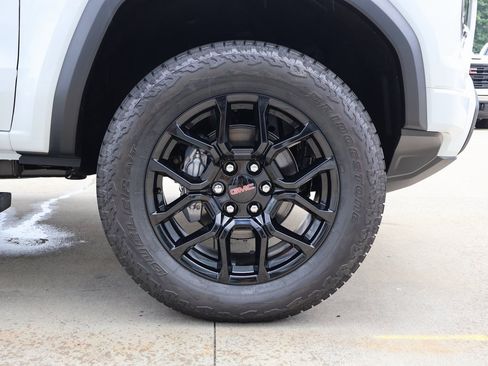 New 2025 GMC Canyon Elevation w/ Convenience Package image 35