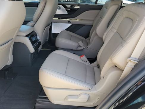 Certified 2022 Lincoln Aviator Reserve w/ Equipment Group 201A AWD/4WD image 8