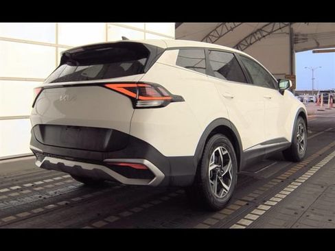 Used 2023 Kia Sportage LX FWD image 4