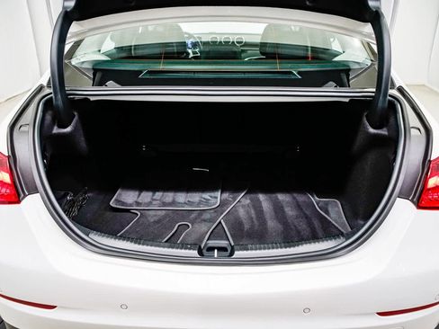 Used 2025 Mercedes-Benz C 300 Sedan image 27