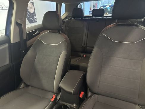 Used 2023 Volkswagen Taos SE image 21