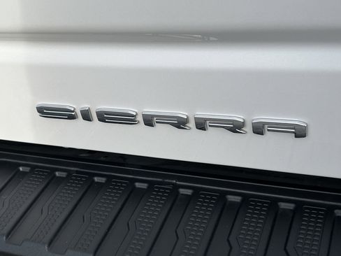 Used 2022 GMC Sierra 1500 Denali w/ Denali Reserve Package image 9