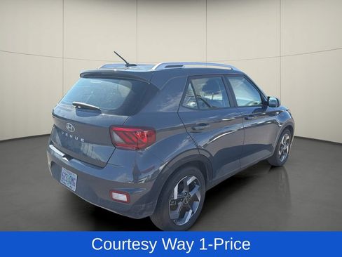 Used 2025 Hyundai Venue SEL FWD image 9