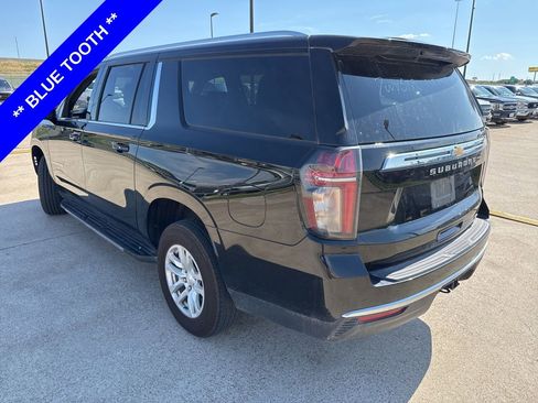 Used 2024 Chevrolet Suburban LT RWD image 8