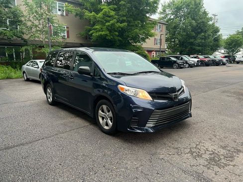 Used 2020 Toyota Sienna L FWD image 7