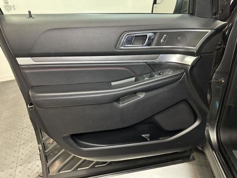 Used 2018 Ford Explorer Sport image 20