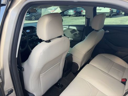 Used 2018 Ford Focus Titanium image 10