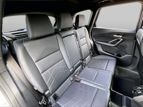 Used 2025 BMW X1 xDrive28i AWD/4WD image 18