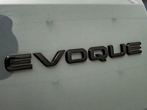 Used 2023 Land Rover Range Rover Evoque SE AWD/4WD image 19
