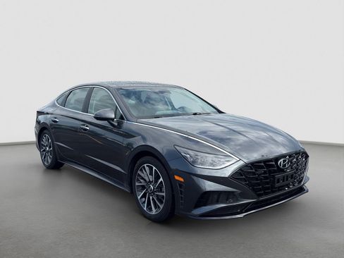 Used 2022 Hyundai Sonata Limited w/ Cargo Package FWD image 8