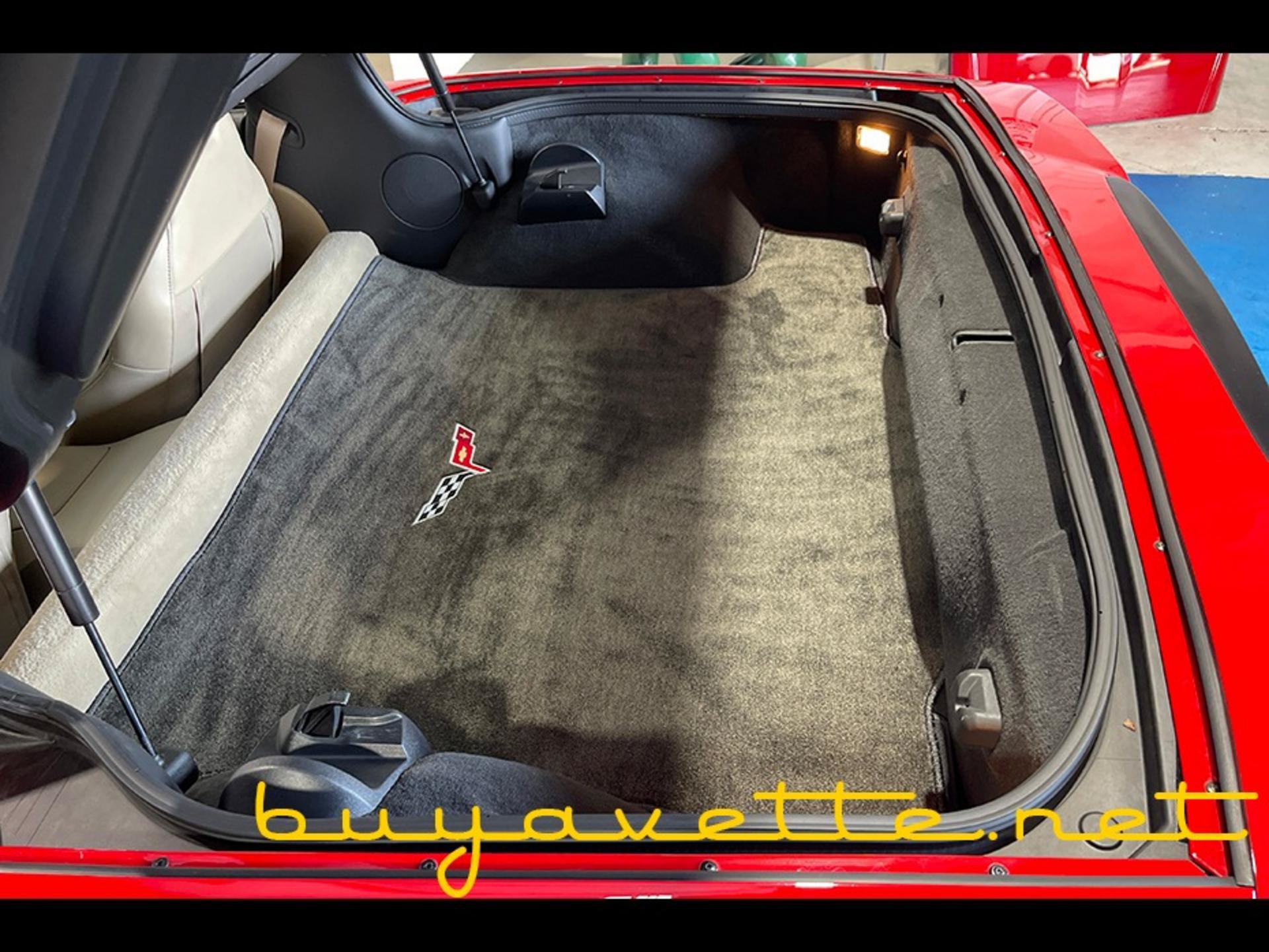 Used 2006 Chevrolet Corvette Coupe w/ Preferred Equipment Group RWD image 25