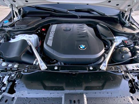 Used 2025 BMW 540i xDrive w/ Premium Package image 30