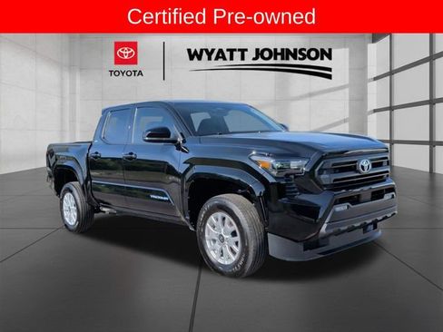Used 2025 Toyota Tacoma SR5 AWD/4WD image 7