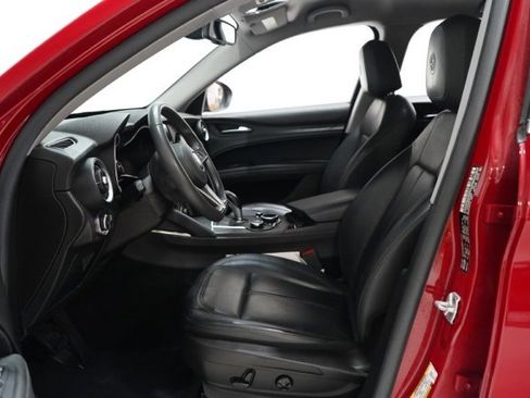 Used 2018 Alfa Romeo Stelvio AWD image 14