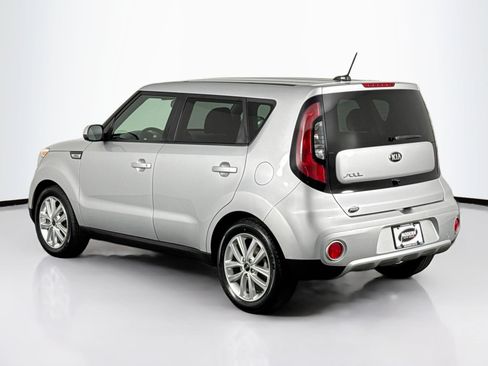 Used 2018 Kia Soul + FWD image 9